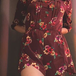 Selling a burgundy floral romper, cute for summer :)